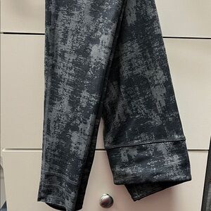 Zobha Black and Gray Patterned Leggings